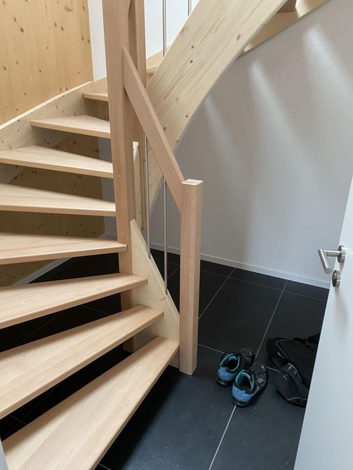 Sturzenegger Holzbau    V Zimmerei/Innenausbau