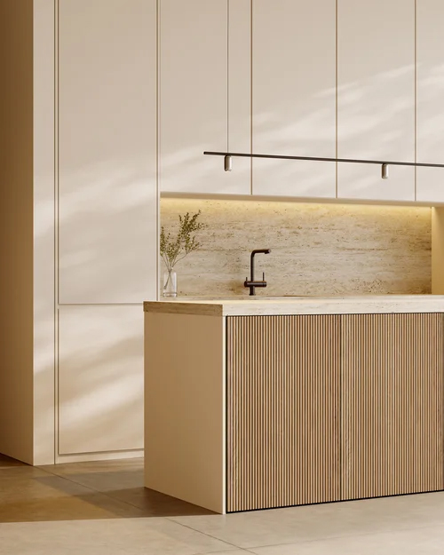 Moderne Küche mit Holzoberflächen und eleganter Beleuchtung.